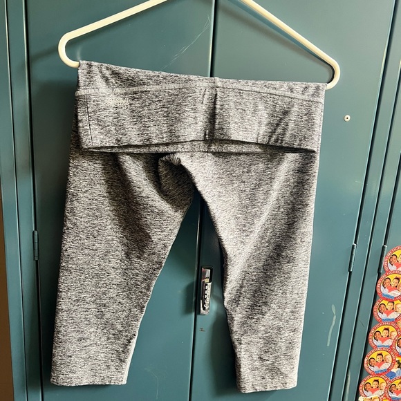 VS ultimate legging (capri) - Picture 2 of 2